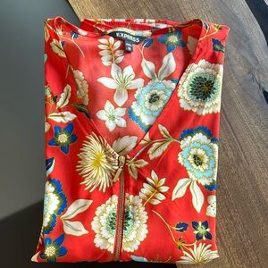 Express women’s XS gramercy tee. Orange floral print.